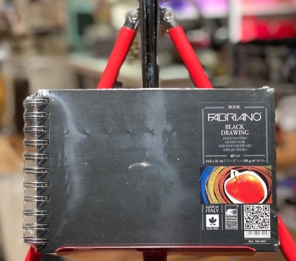 Fabriano Brochure Black 40 Pages